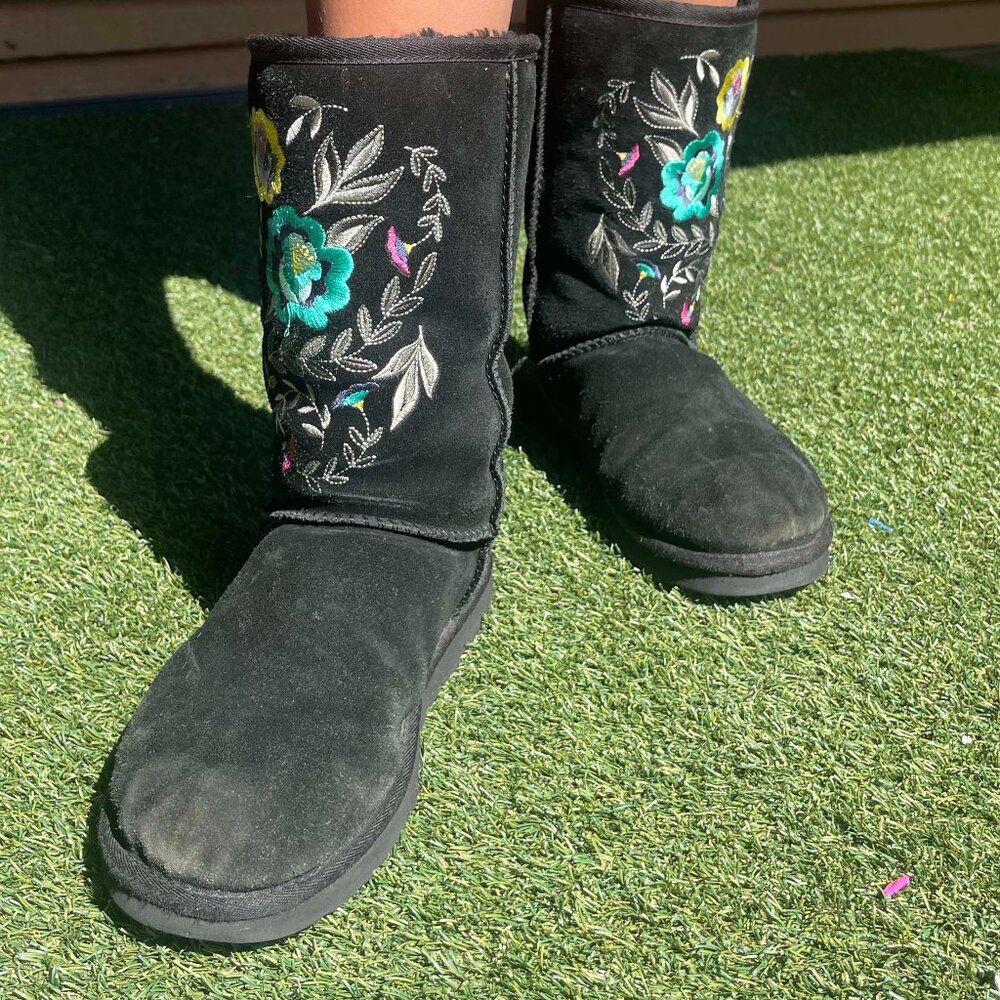 Ugg Juliette Embroidered Black Suede & Shearling Women's Boots Size 8